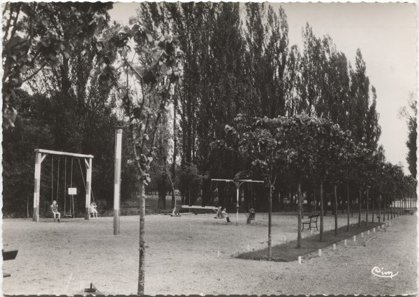 Ligueil jardin public 1962