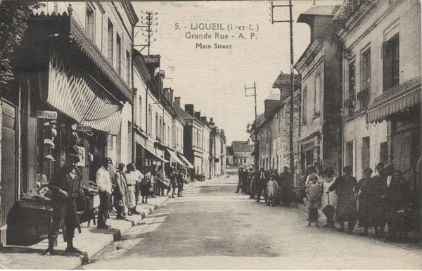 CPA LIGUEIL GRANDE RUE 1910