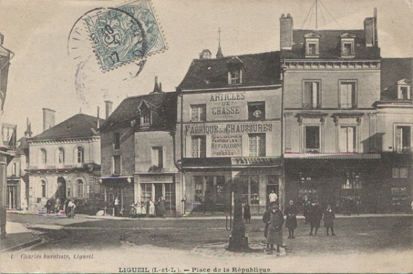 37 CPA ligueil PLACE DE LA Republique Mairie 1907